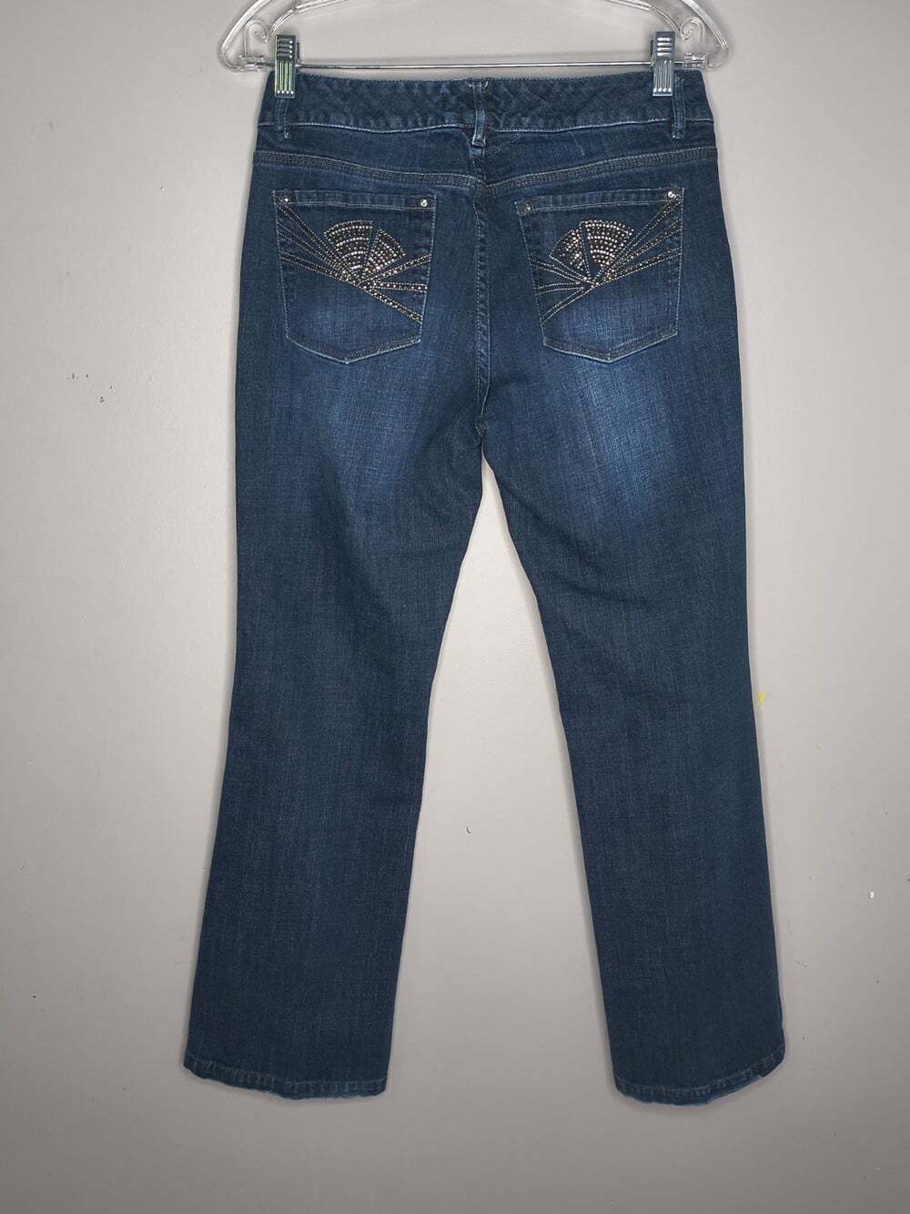 White House Black Market Mid-Rise The Slim Boot Denim Jeans Women's Size 6s Flaw
